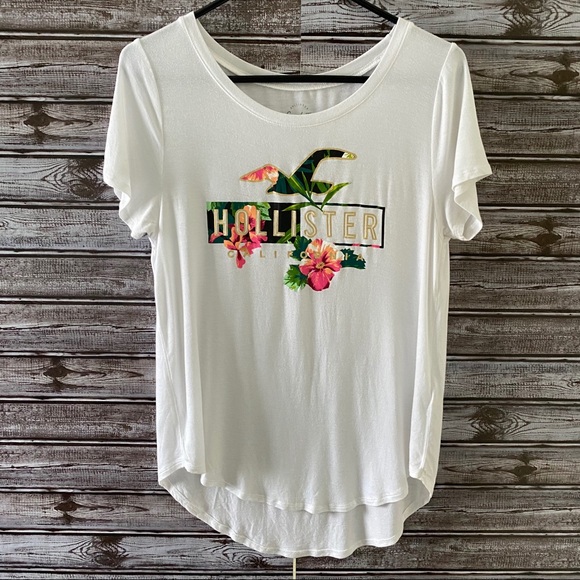 Hollister California Graphic Tee Size M